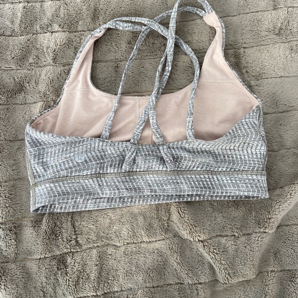 Lululemon energy bra size 8 - Picture 3 of 3
